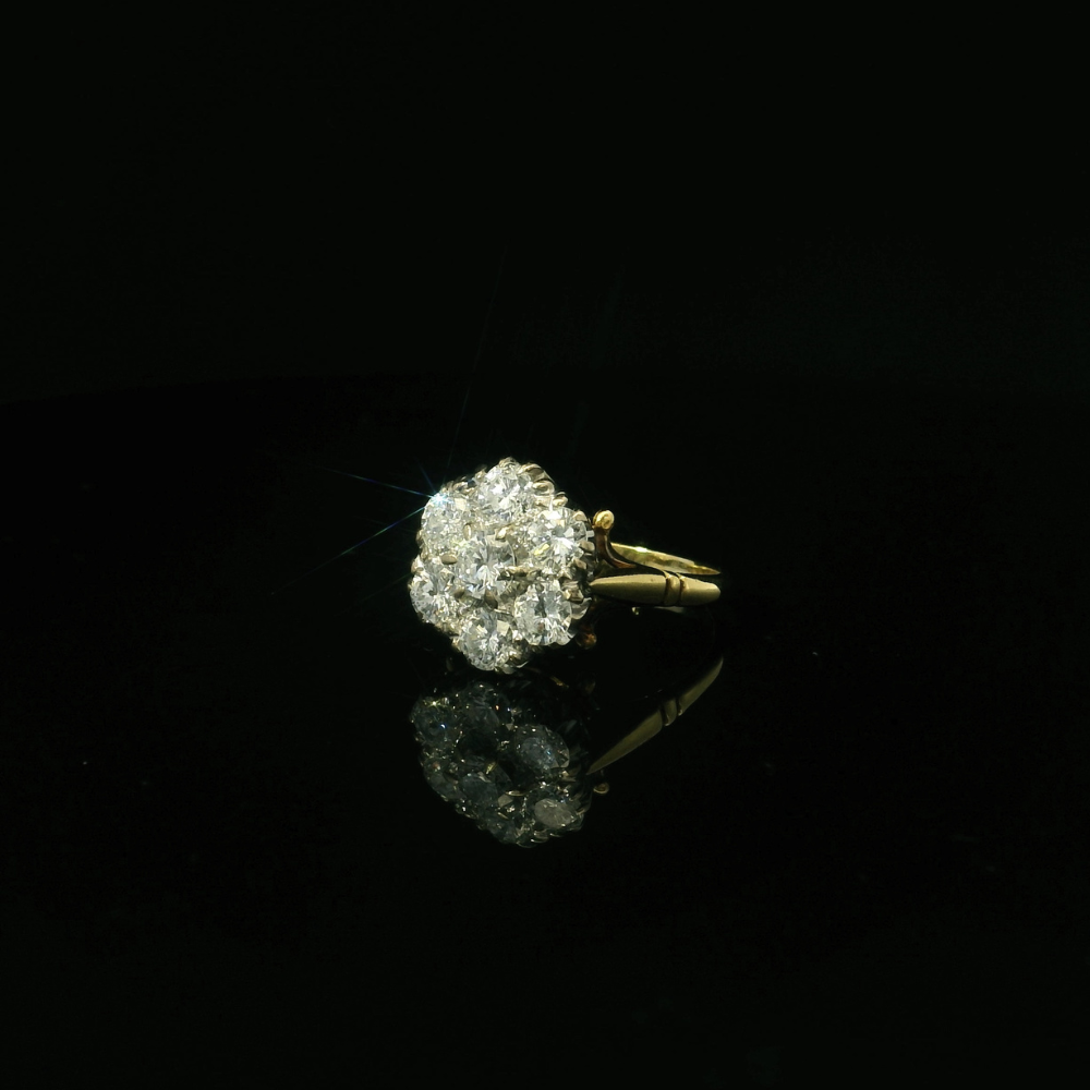 Vintage 18ct White Gold Daisy Diamond Cluster Ring
