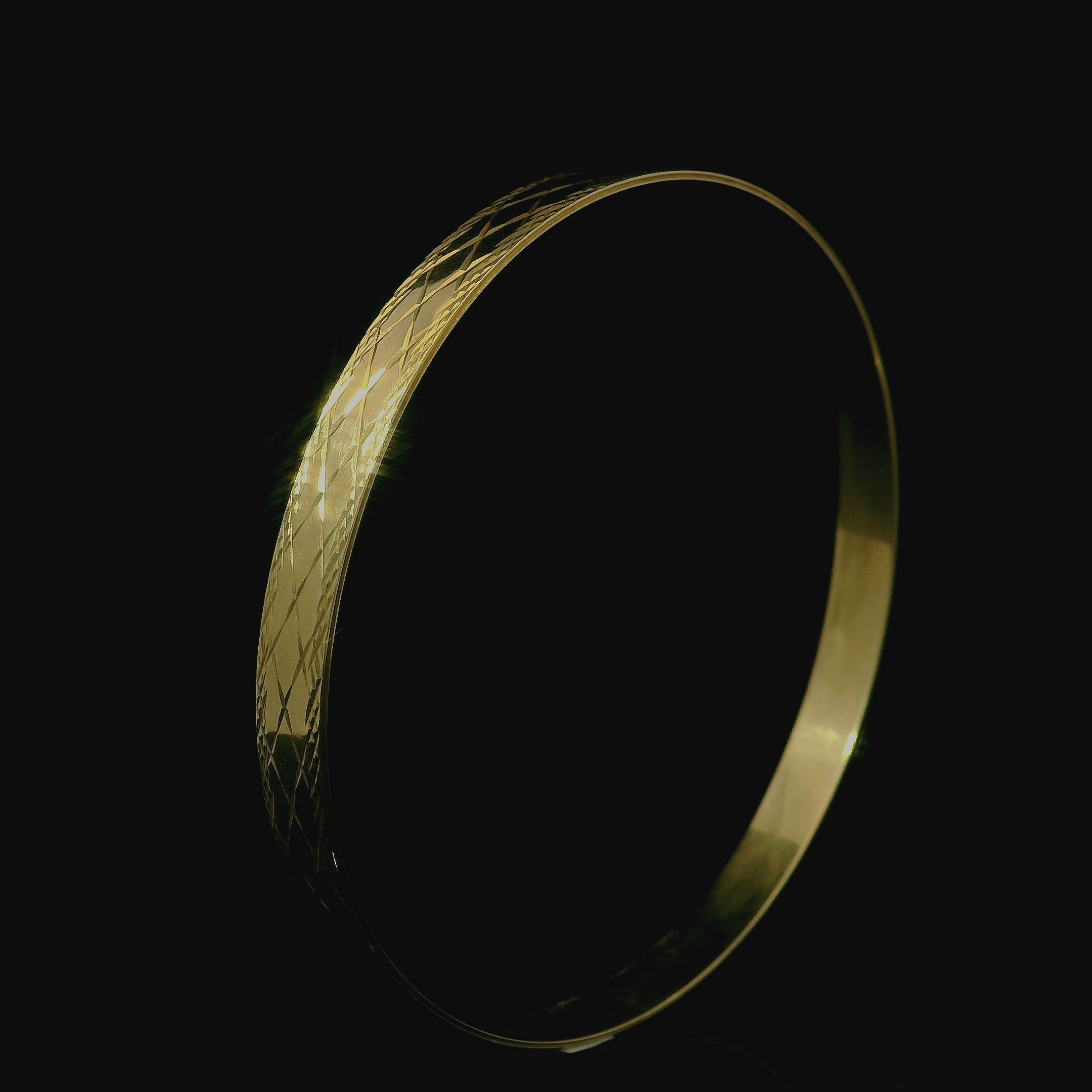 gold bracelet. gold jewellery for women