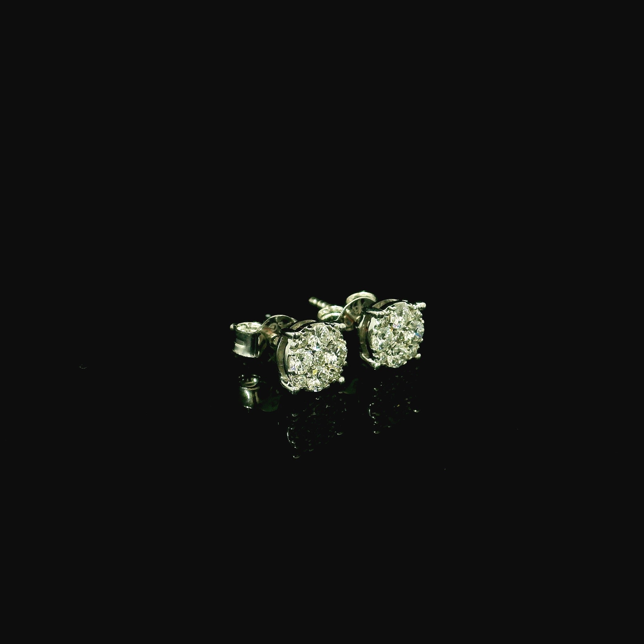 lab grown diamond earrings. diamond earrings for women. west malling jewellers. jewellers near me kent.