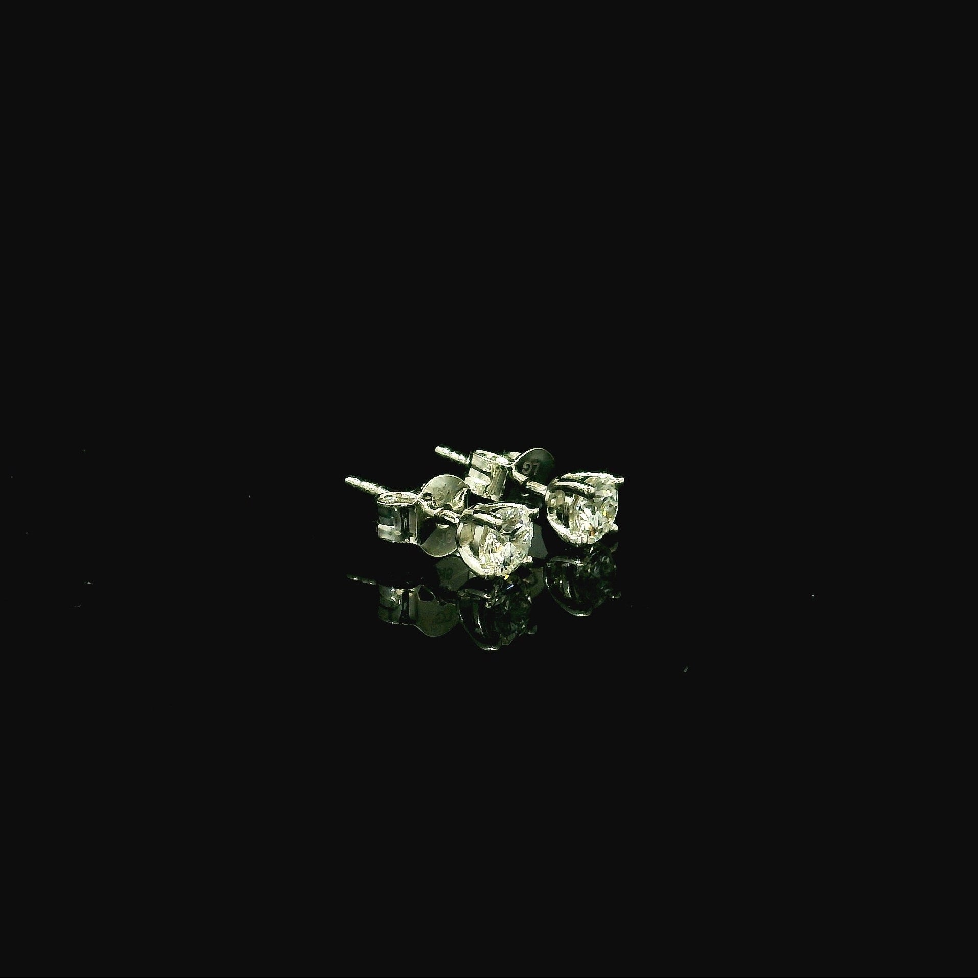 lab grown diamonds. diamond earrings for women. diamond jewellery for women
