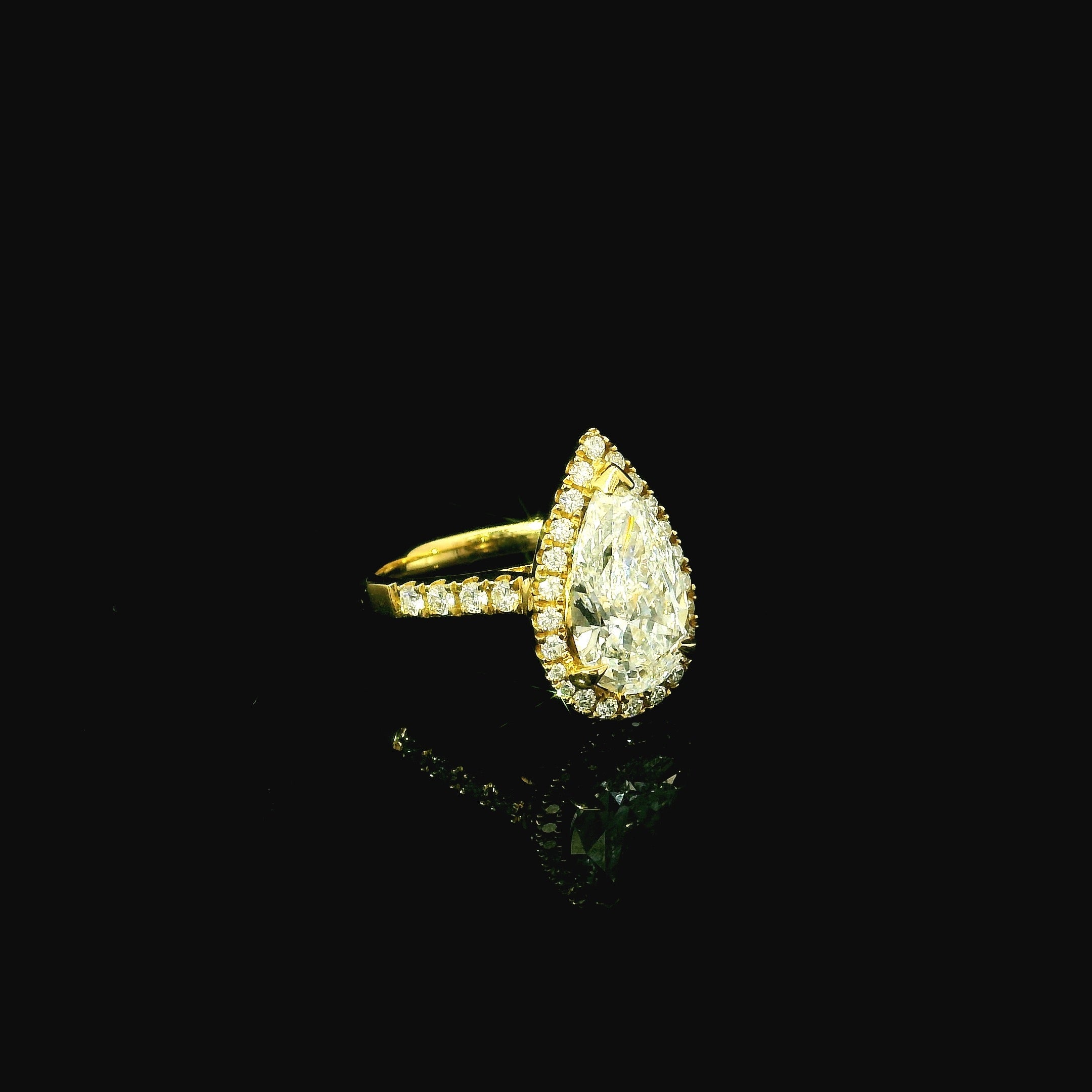 lab grown diamond ring for women. diamond ring for women west malling. maidstone jewellers. tunbridge wells jewellers