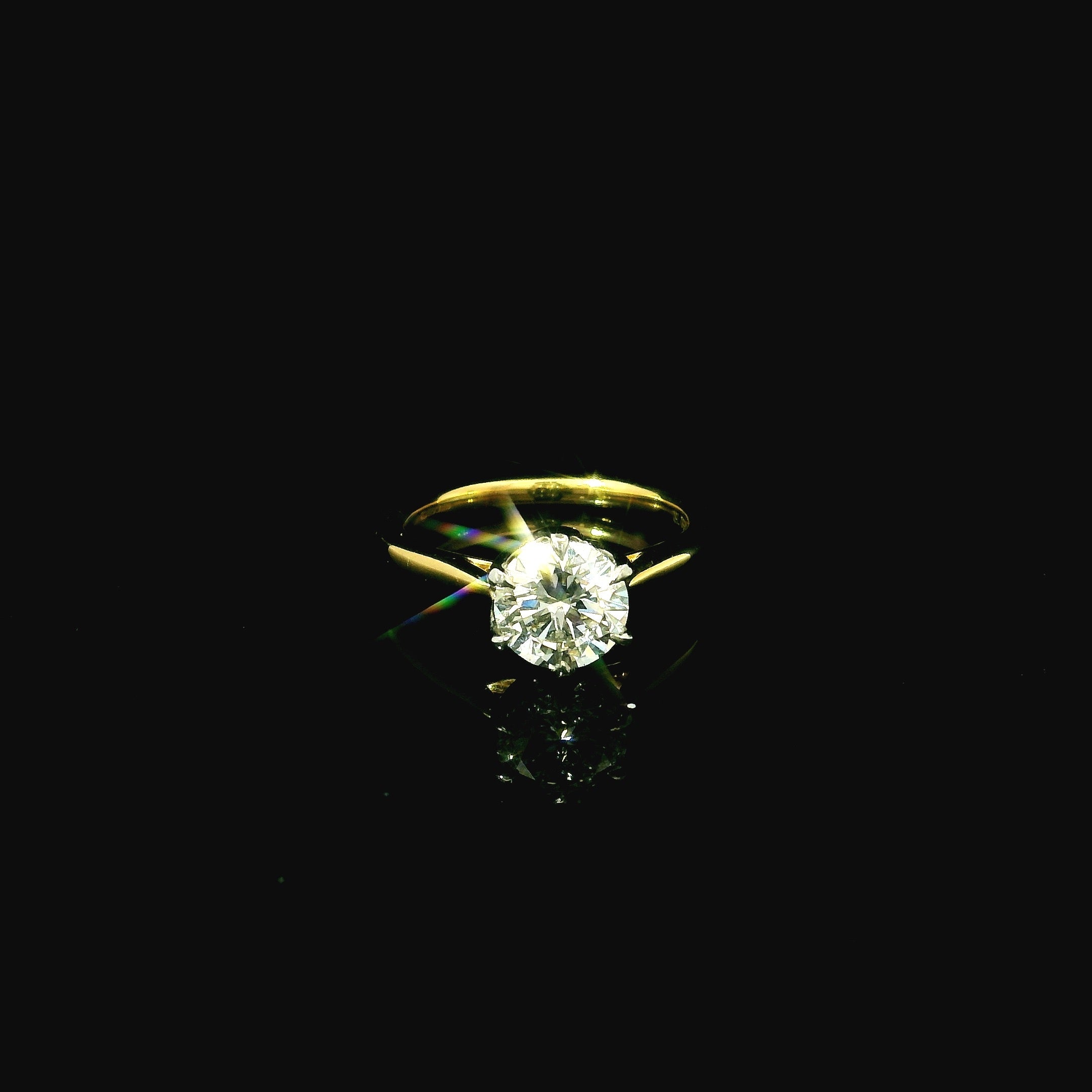 solitaire gold ring for women. diamond ring for women. west malling jewellery 