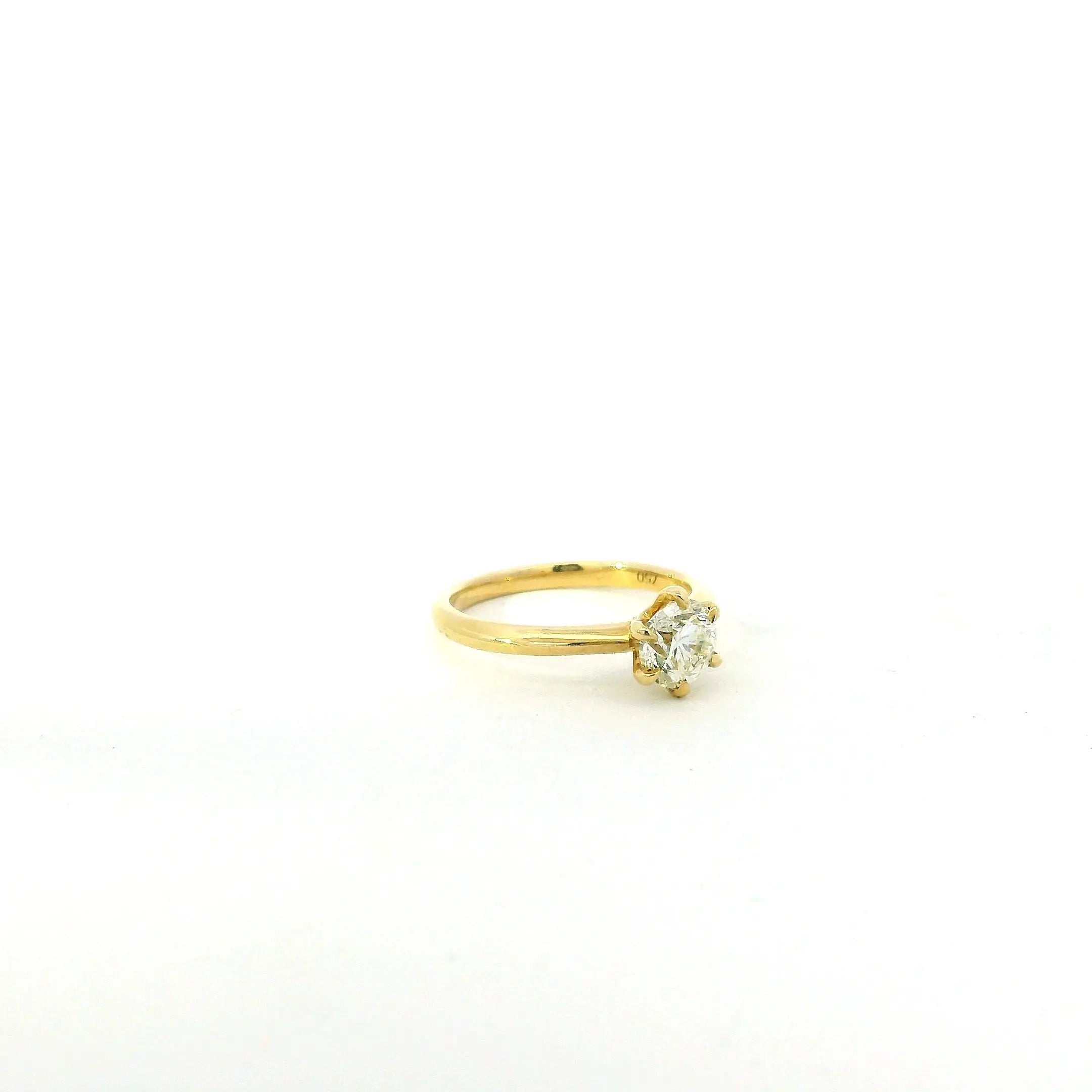 18ct Yellow Gold Solitare Diamond Ring –  6 Claw Setting - Andrew Smith Jewellers