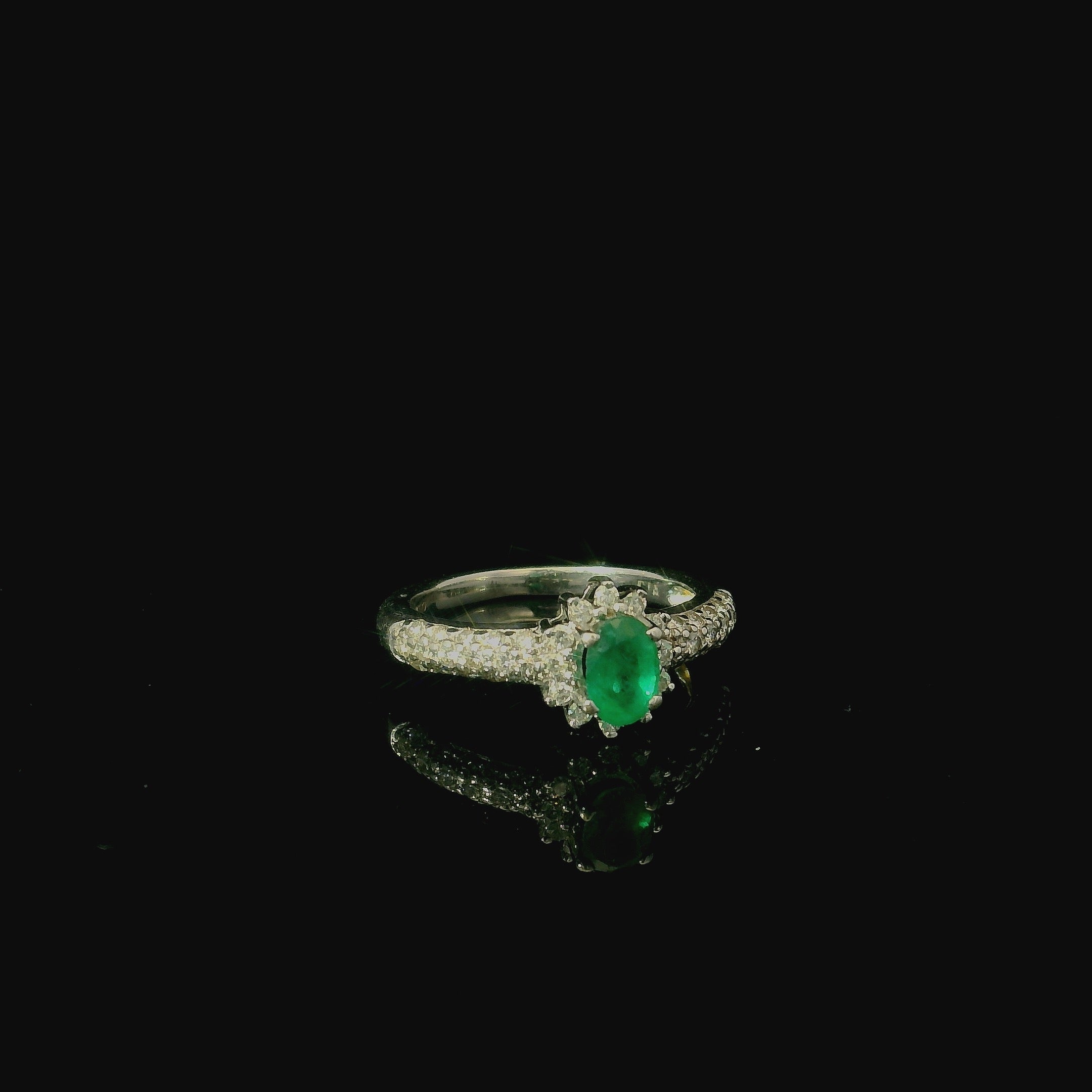 best places to buy authentic vintage and antique jewellery in kent. emerald white gold ring. 