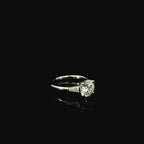 diamond ring for women. platinum ring for women. authentic second hand rings for women. 