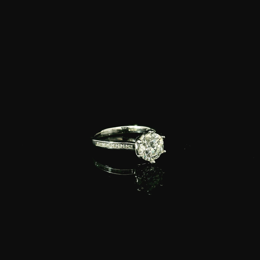 18ct White Gold Round Brilliant Cut Diamond Solitaire Ring with Diamond Shoulders - Andrew Smith Jewellers