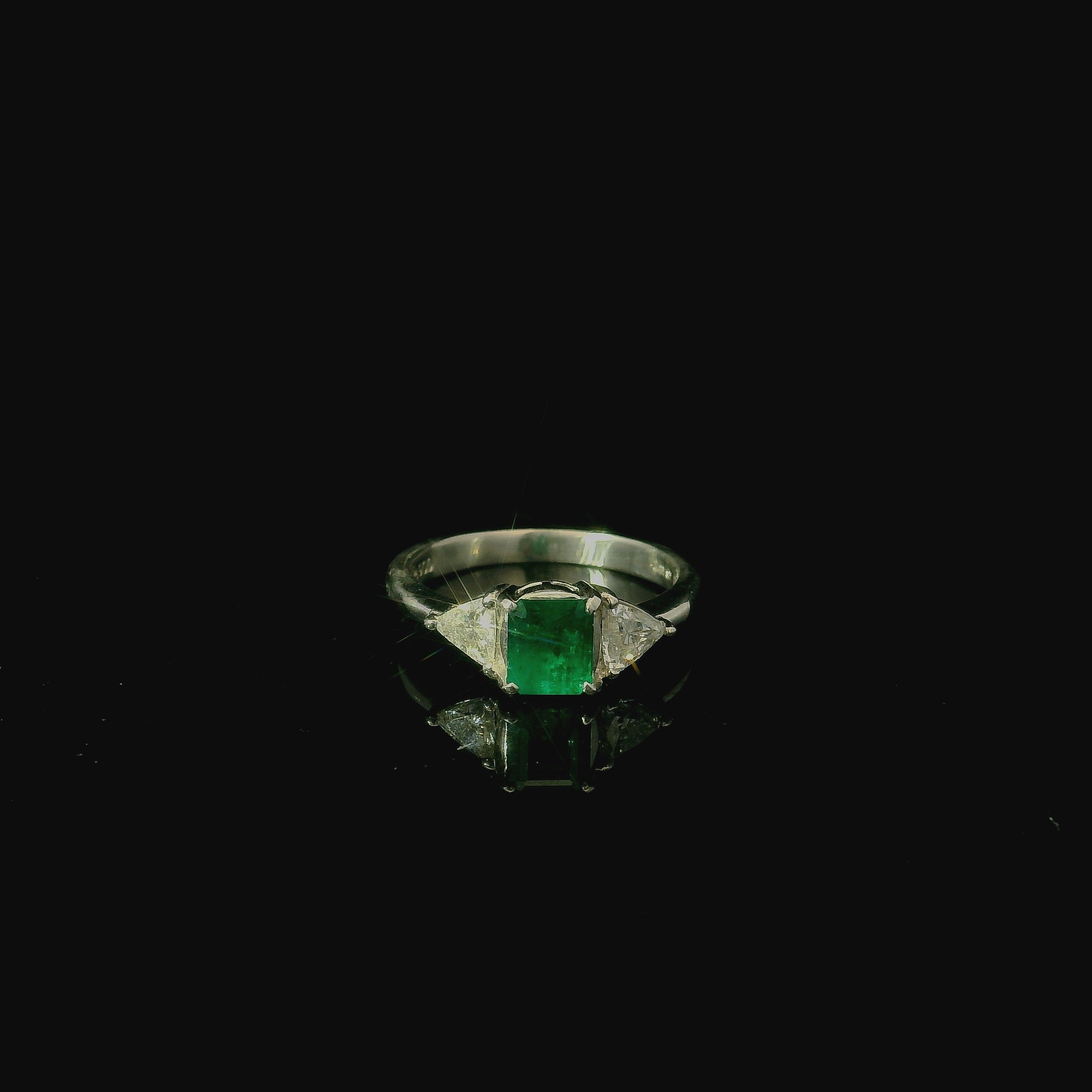 platinum emerald and diamond ring. bold statement ring. west malling jewellery. silver jewellery. 