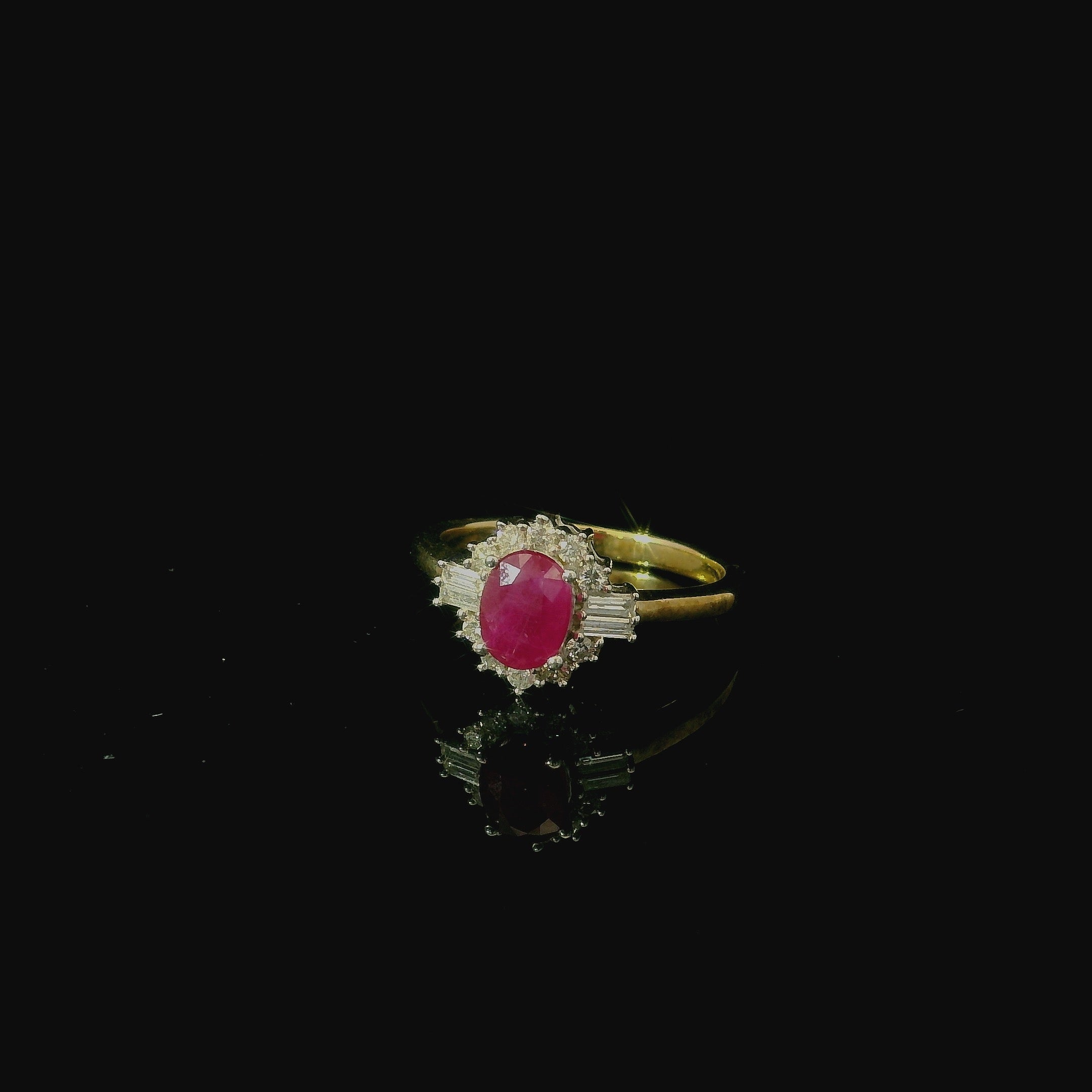 oval cut ruby ring. yellow gold diamond ring. antique rings for women. vintage jewellery.