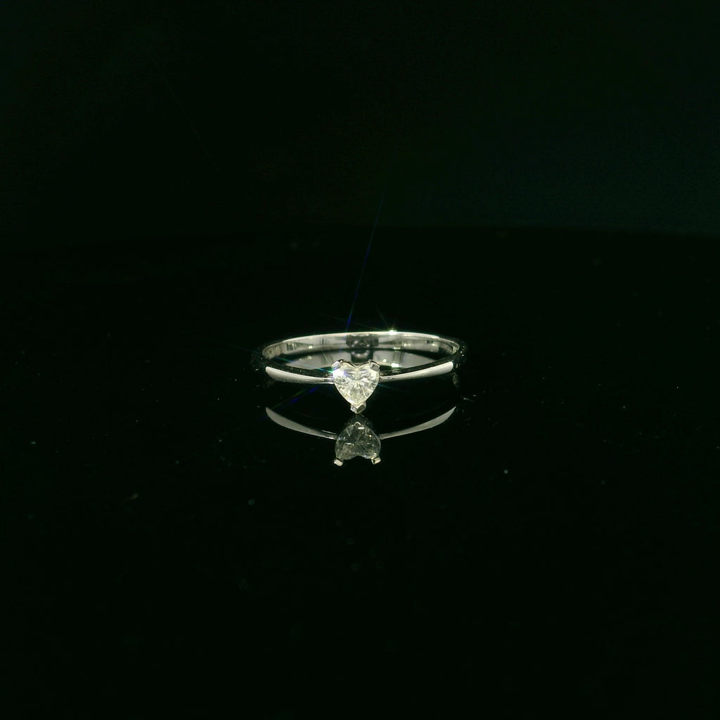 18ct White Gold Heart Diamond Ring