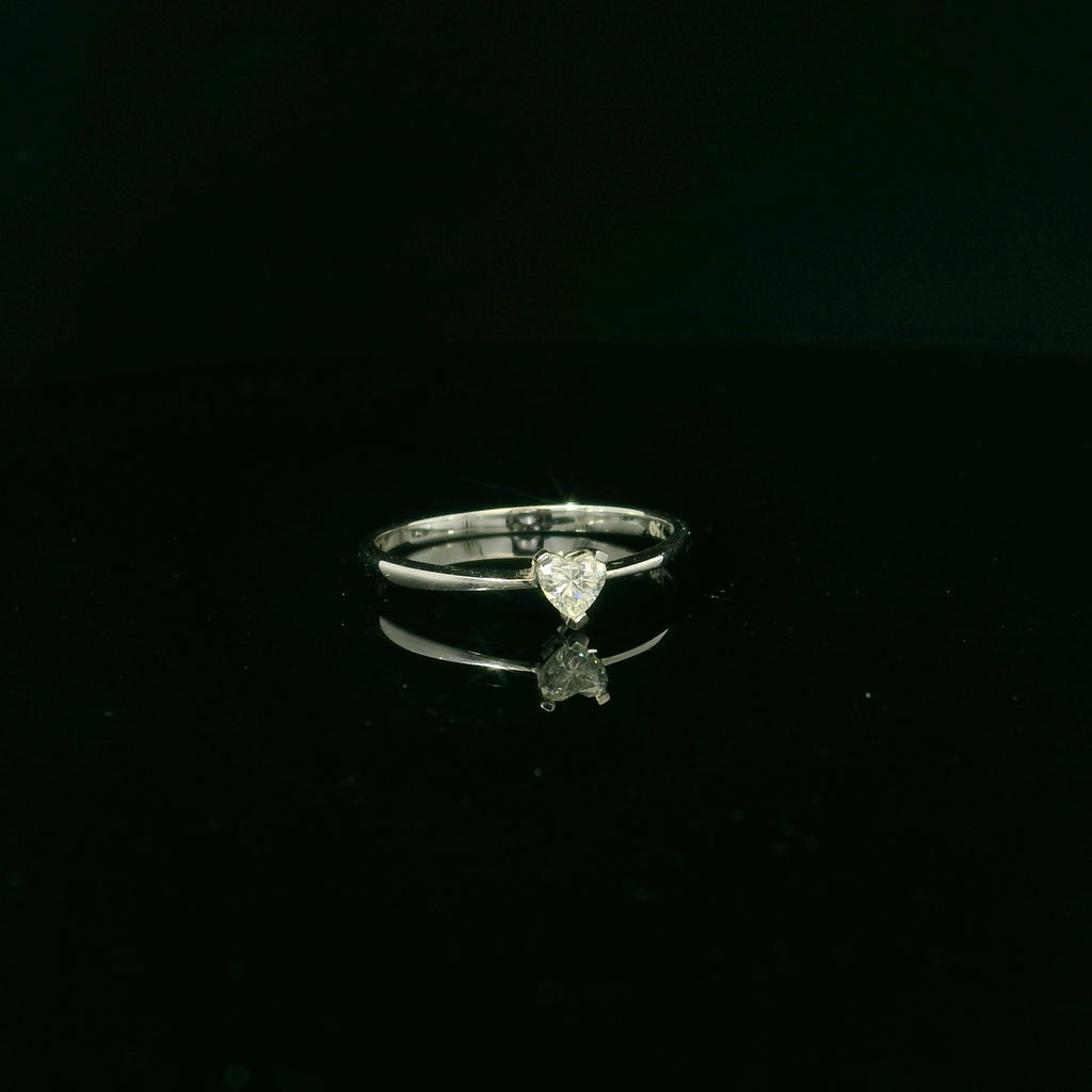 18ct White Gold Heart Diamond Ring