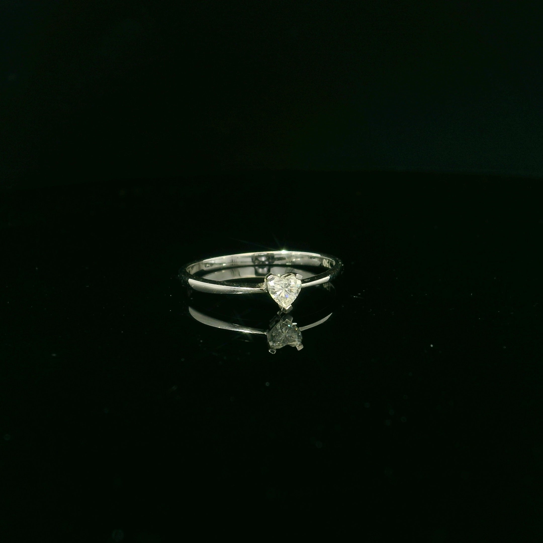 18ct White Gold Heart Diamond Ring
