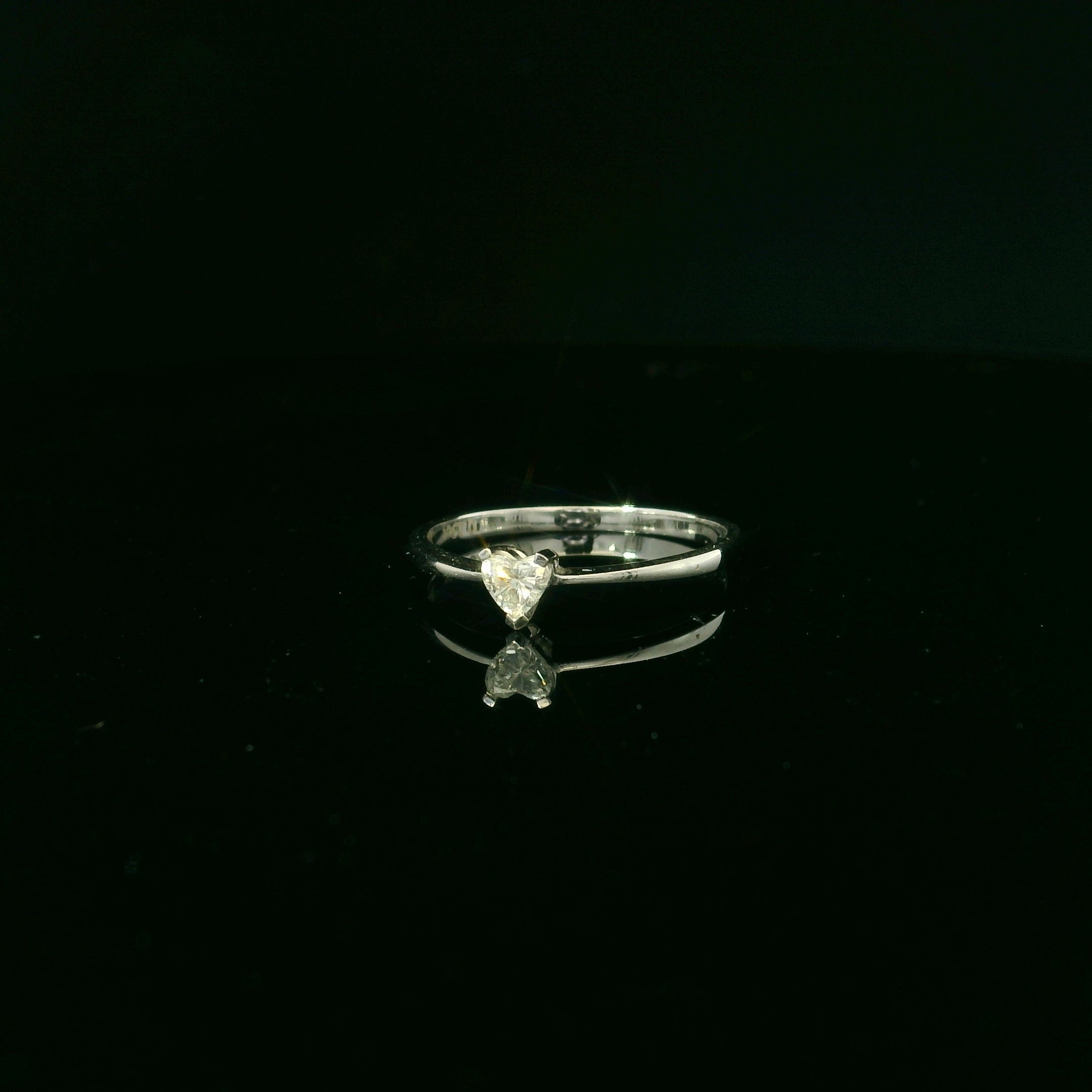 18ct White Gold Heart Diamond Ring