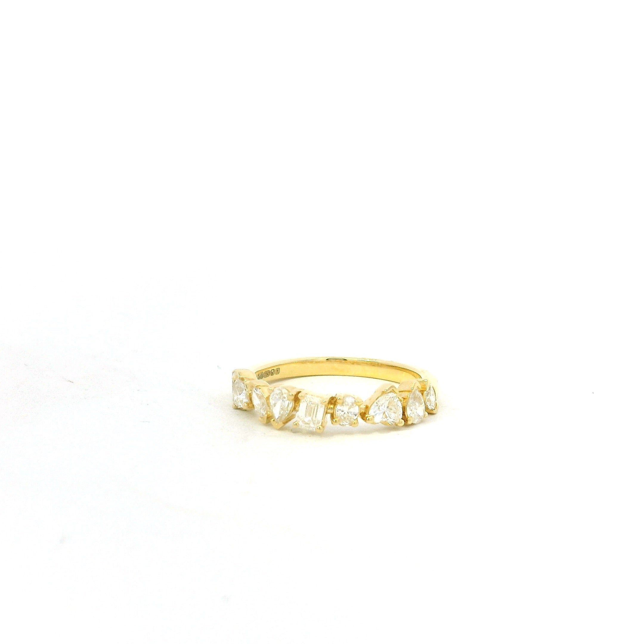 18ct Gold Ring With Diamonds