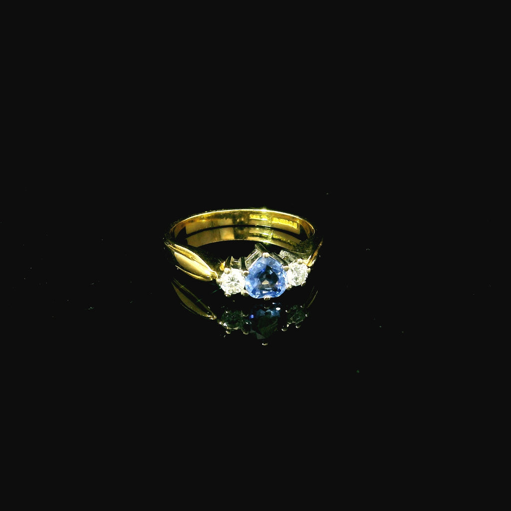 blue sapphire gold ring for women. blue sapphire jewellery. west malling jewellery