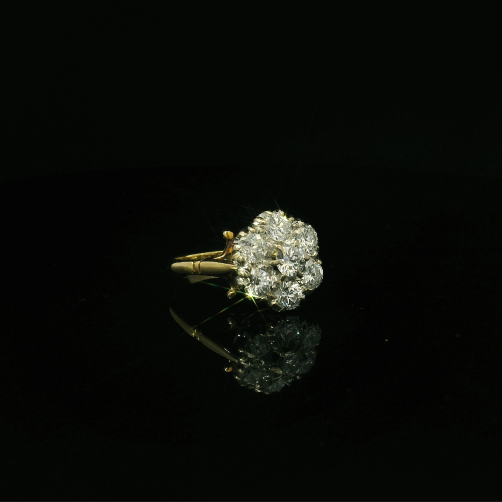 yellow gold vintage antique ring. traditional antique ring jewellery for women. daisy cluster with diamonds. diamond rings for women
