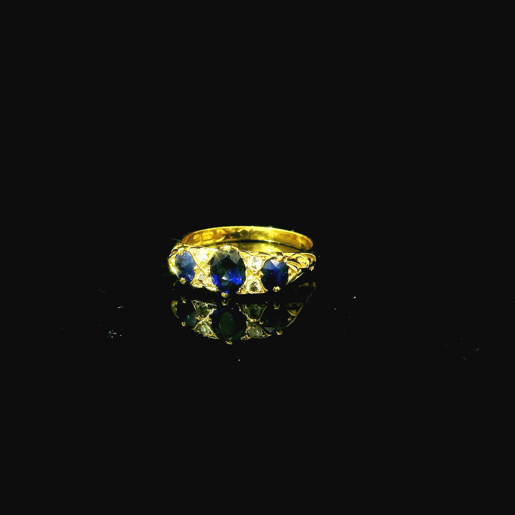 antique gold ring with sapphire. diamond gold ring. west malling jewellery 