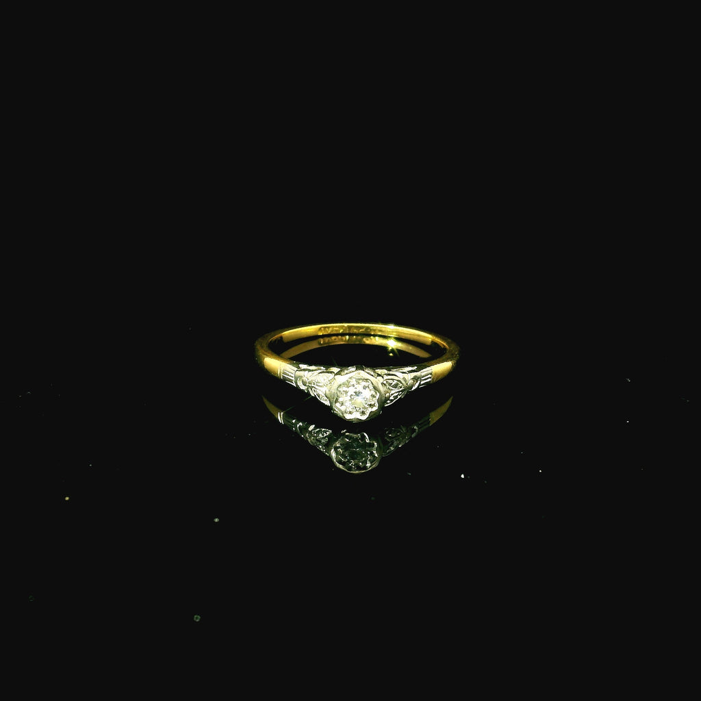 vintage gold ring with diamond