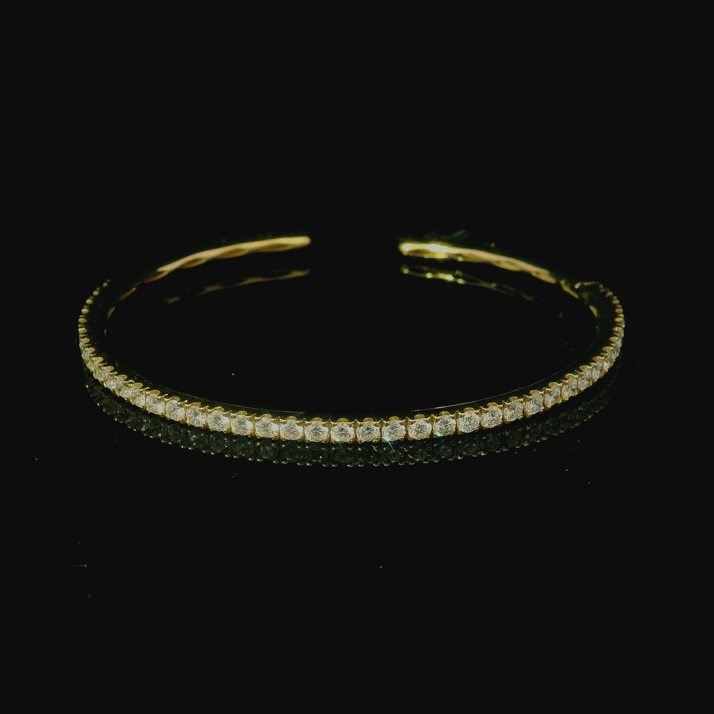 gold bangle with diamonds. diamond bangle for women. gold bangle for women. womens gold jewellery