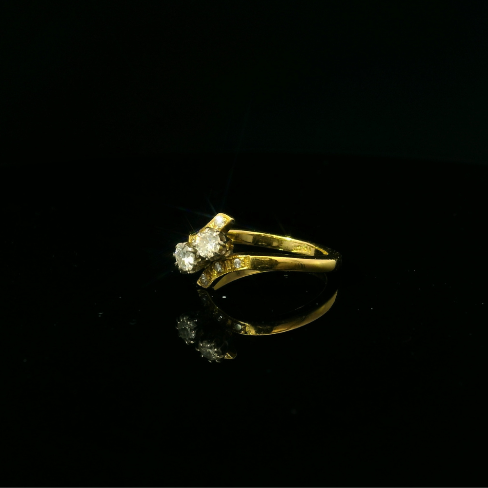 18ct Yellow Gold Crossover Diamond Ring