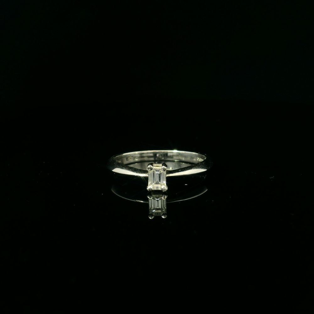 diamond ring for women. white gold jewellery for sale in kent