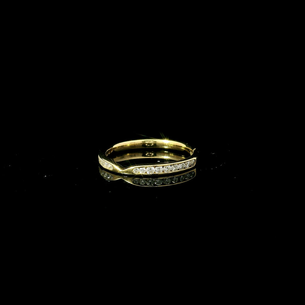 wave shaped v shaped gold ring with diamonds gift for women