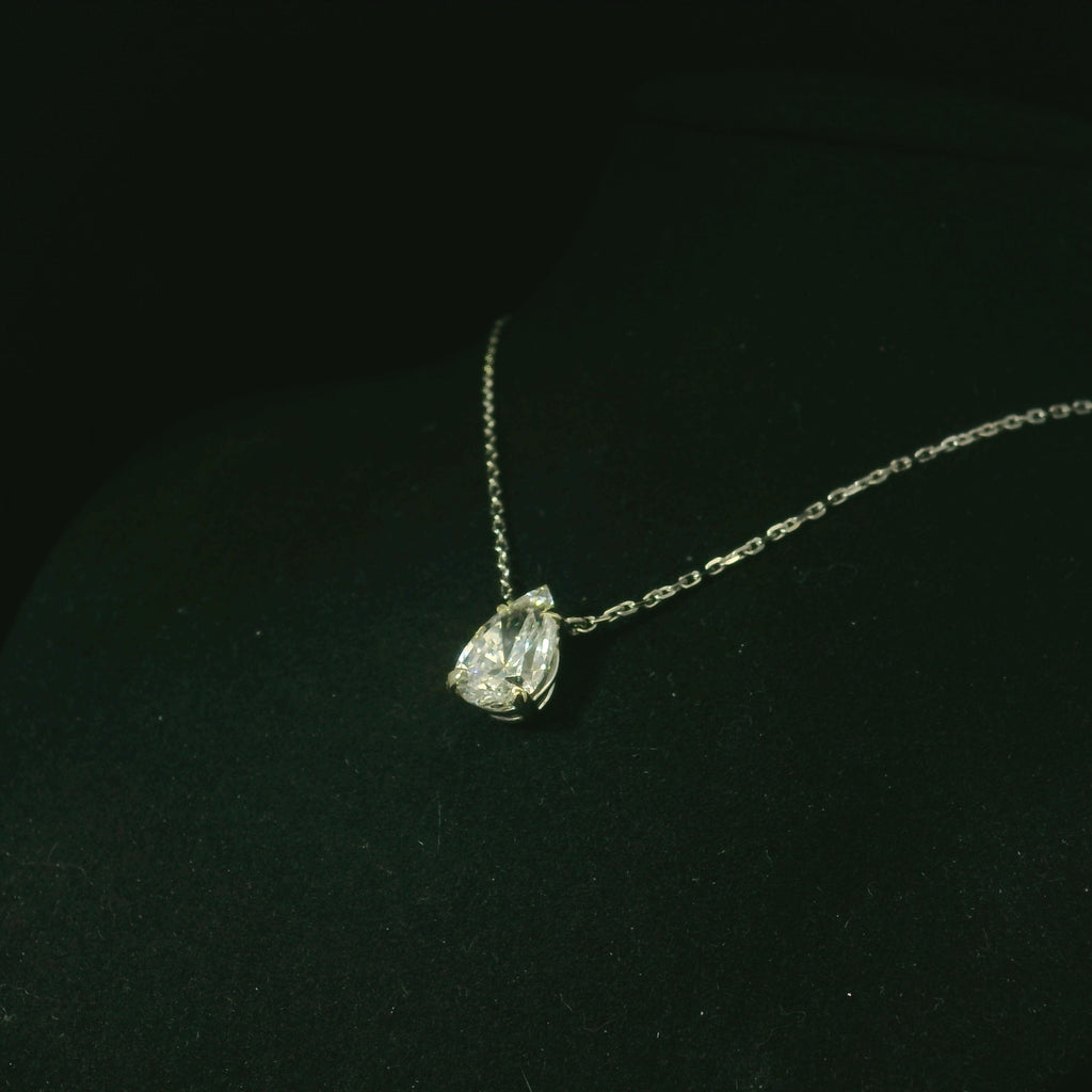 diamond pendant necklace for women. west malling jewellery. diamond jewellery for women in kent