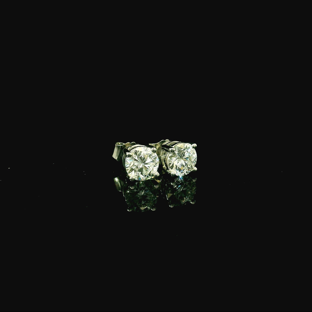 lab grown round brilliant cut diamond studs. stud earrings for women. diamond studs