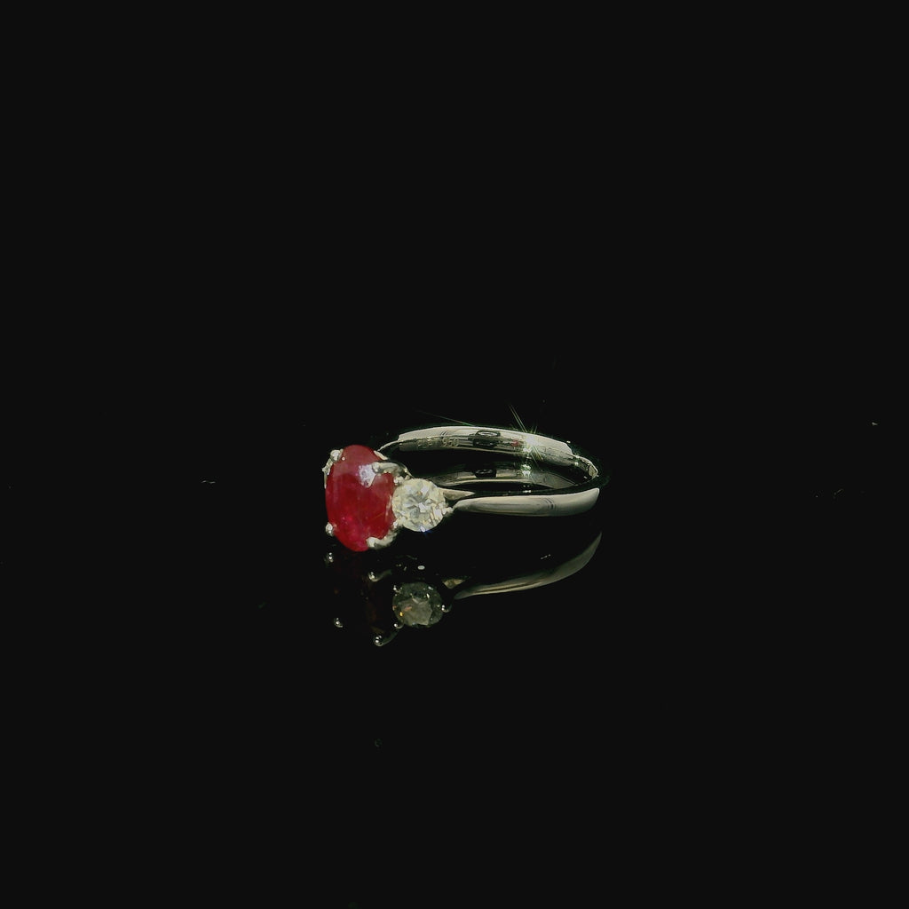 platinum ring for women. jewellery for sale in kent. west malling sevenoaks maidstone tunbridge wells bromley