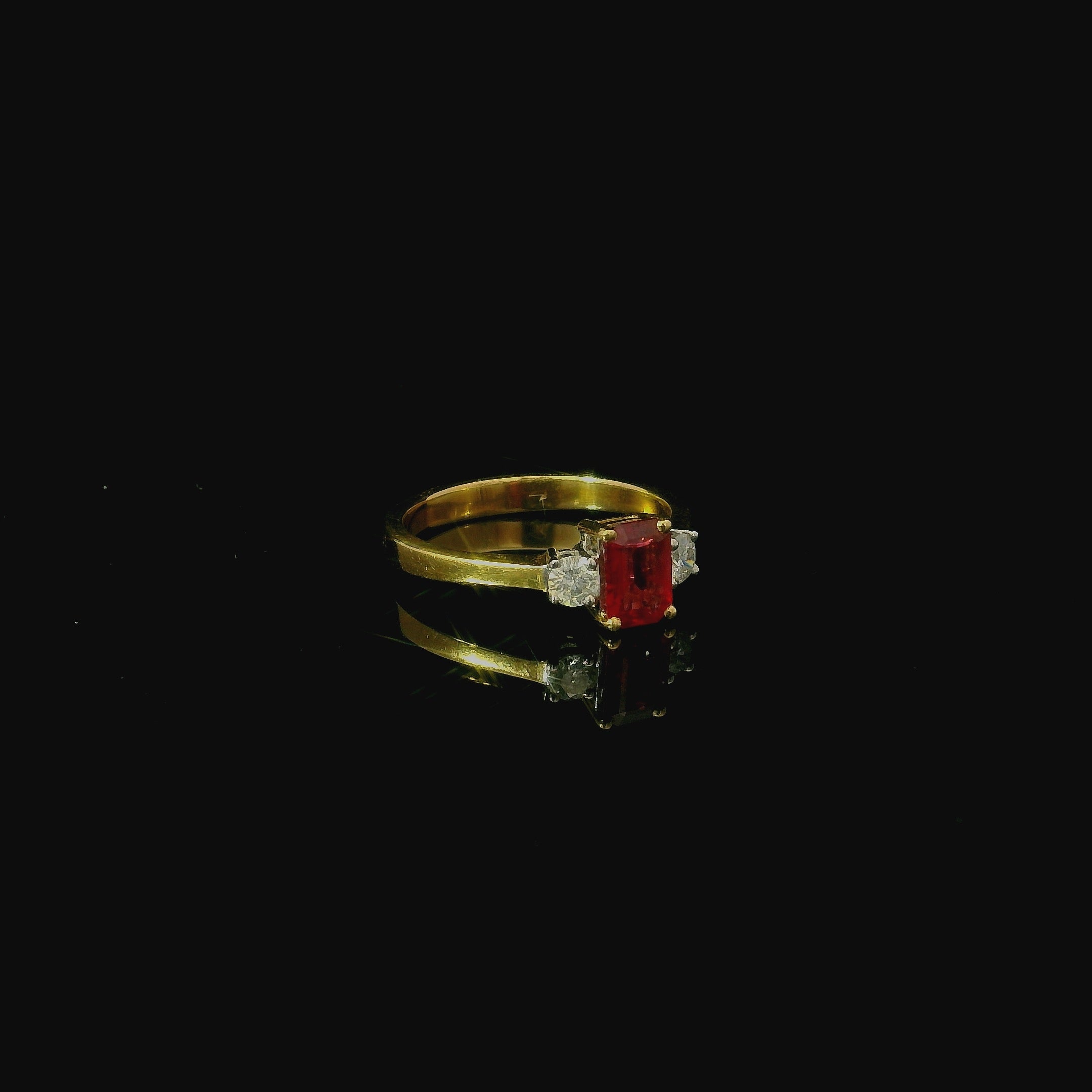 yellow gold ring. minimalist ruby ring. vintage jewellery for women kent. kent jewellery. handmade jewellery west malling. martin wilde.