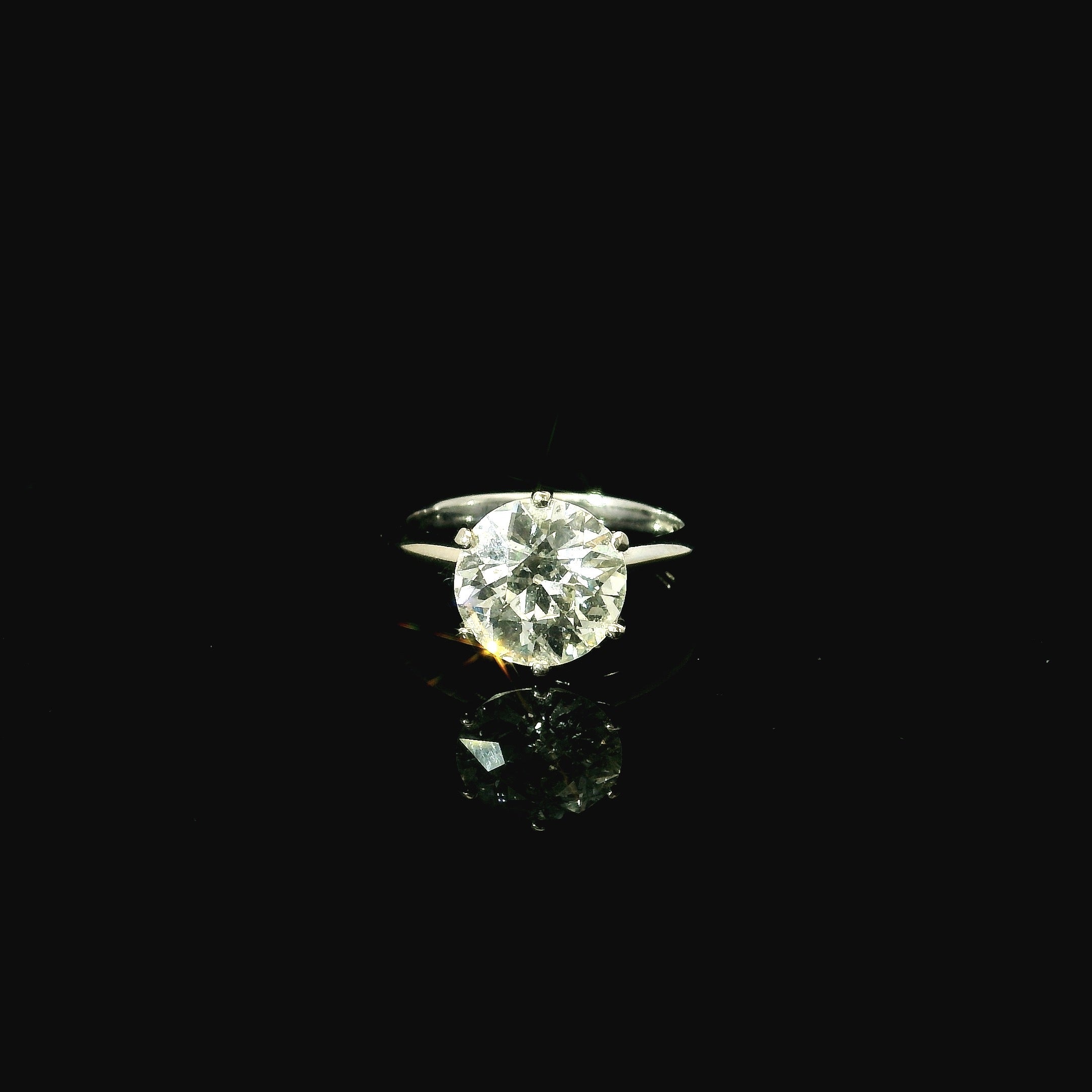 white gold old cut diamond ring. 18ct gold ring for sale near me. diamond rings for women