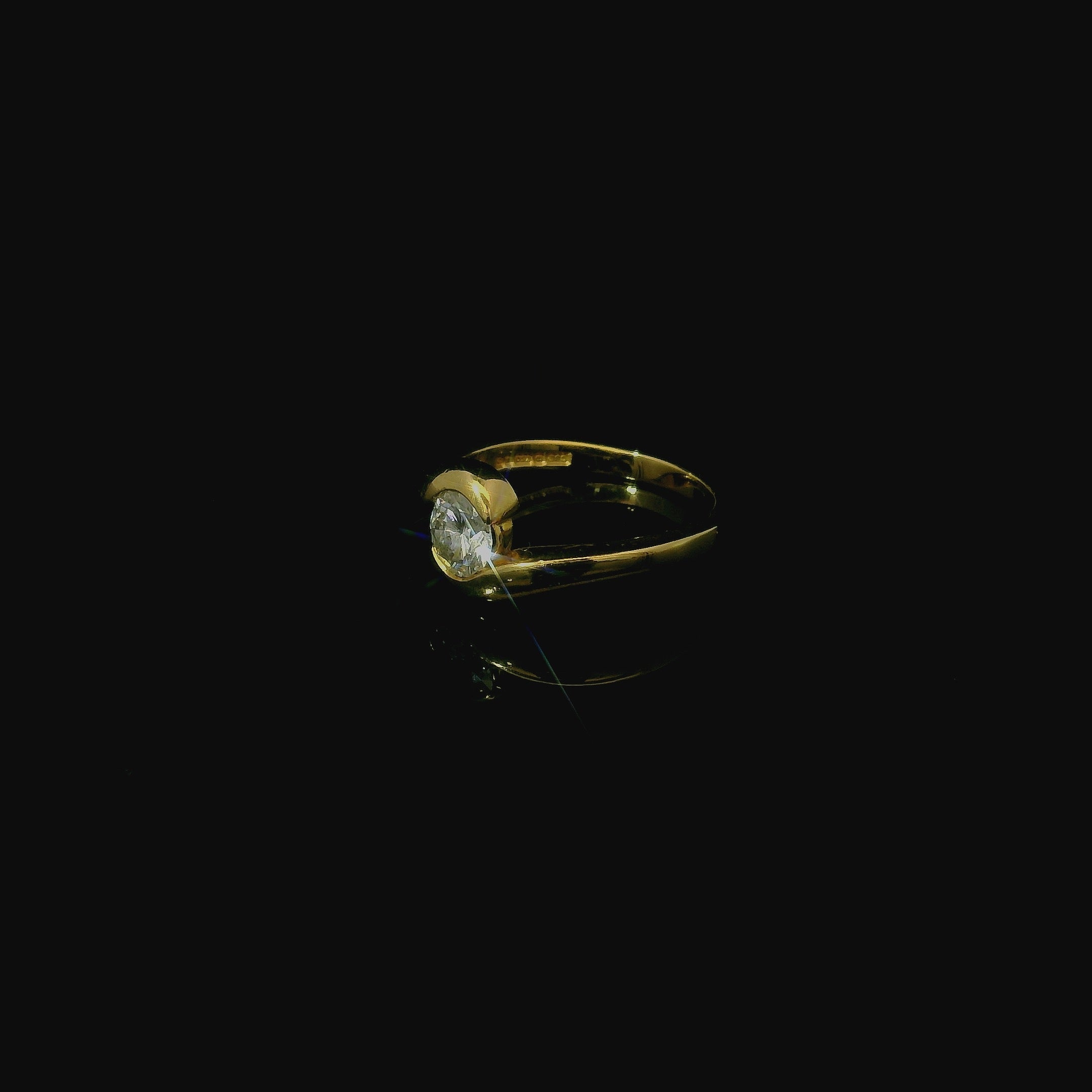 gold diamond ring for women. antique inspired ring in west malling maidstone. westerham borough green