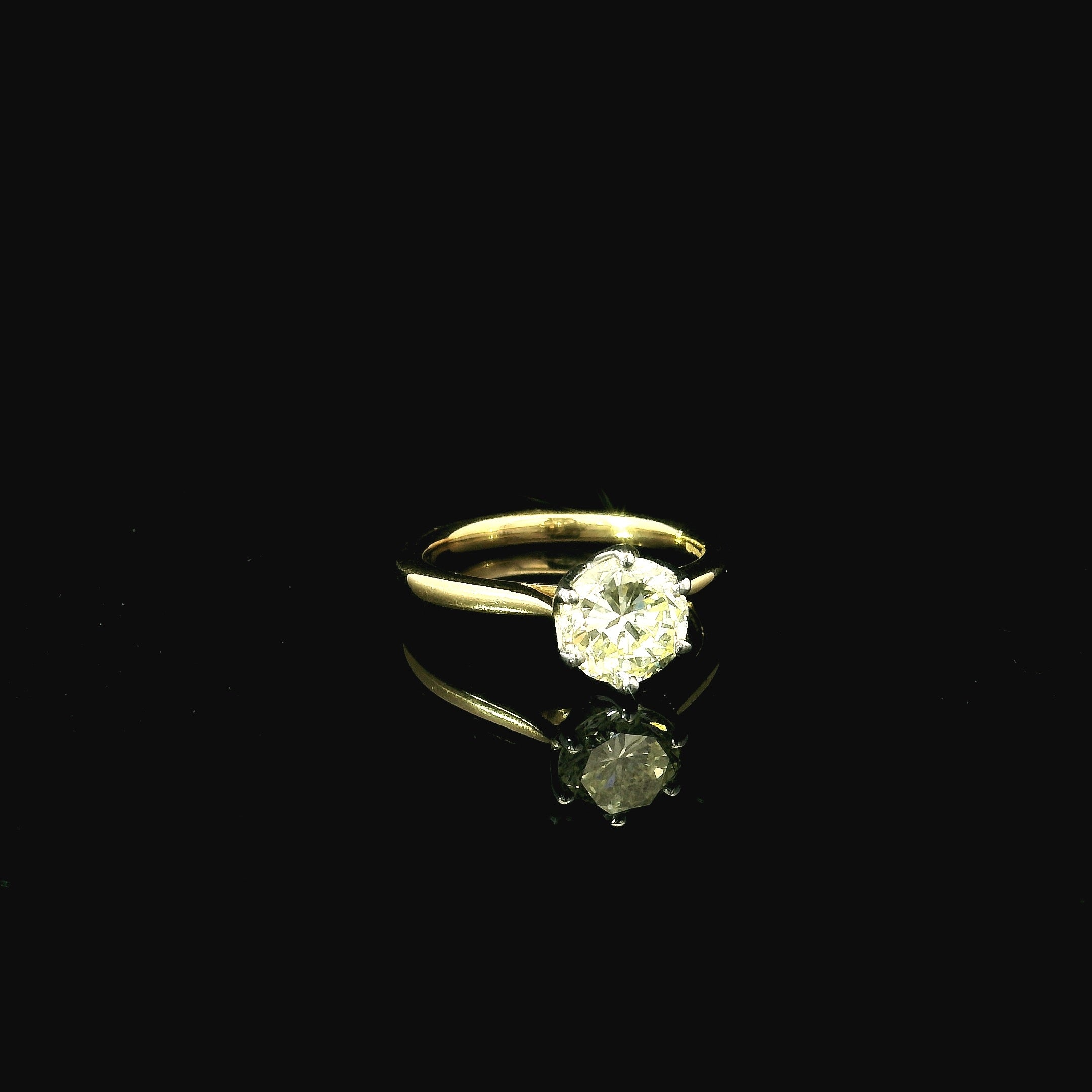 yellow gold solitaire diamond ring. platinum ring. 18ct yellow gold ring for women. engagement ring