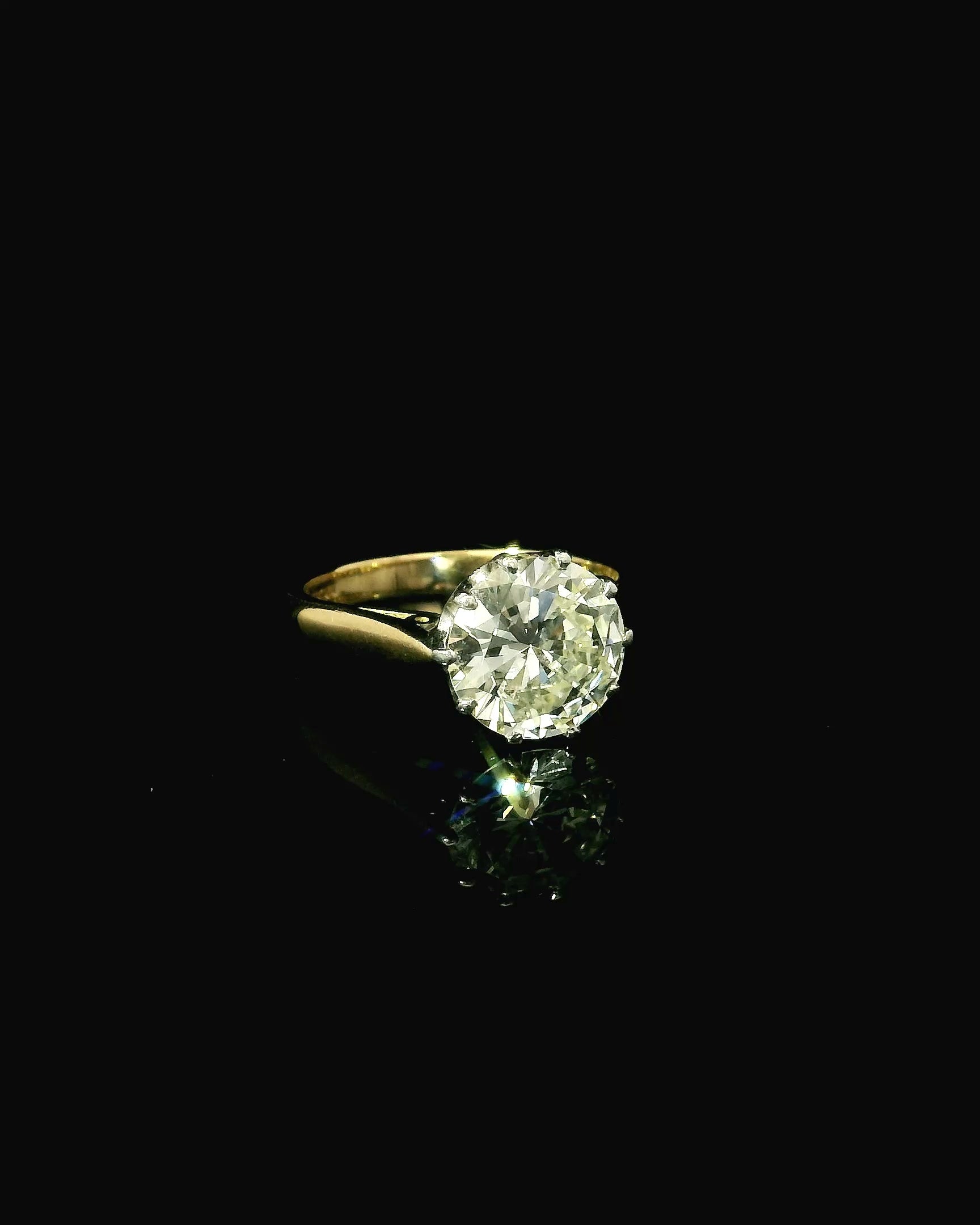 brilliant cut yellow gold ring