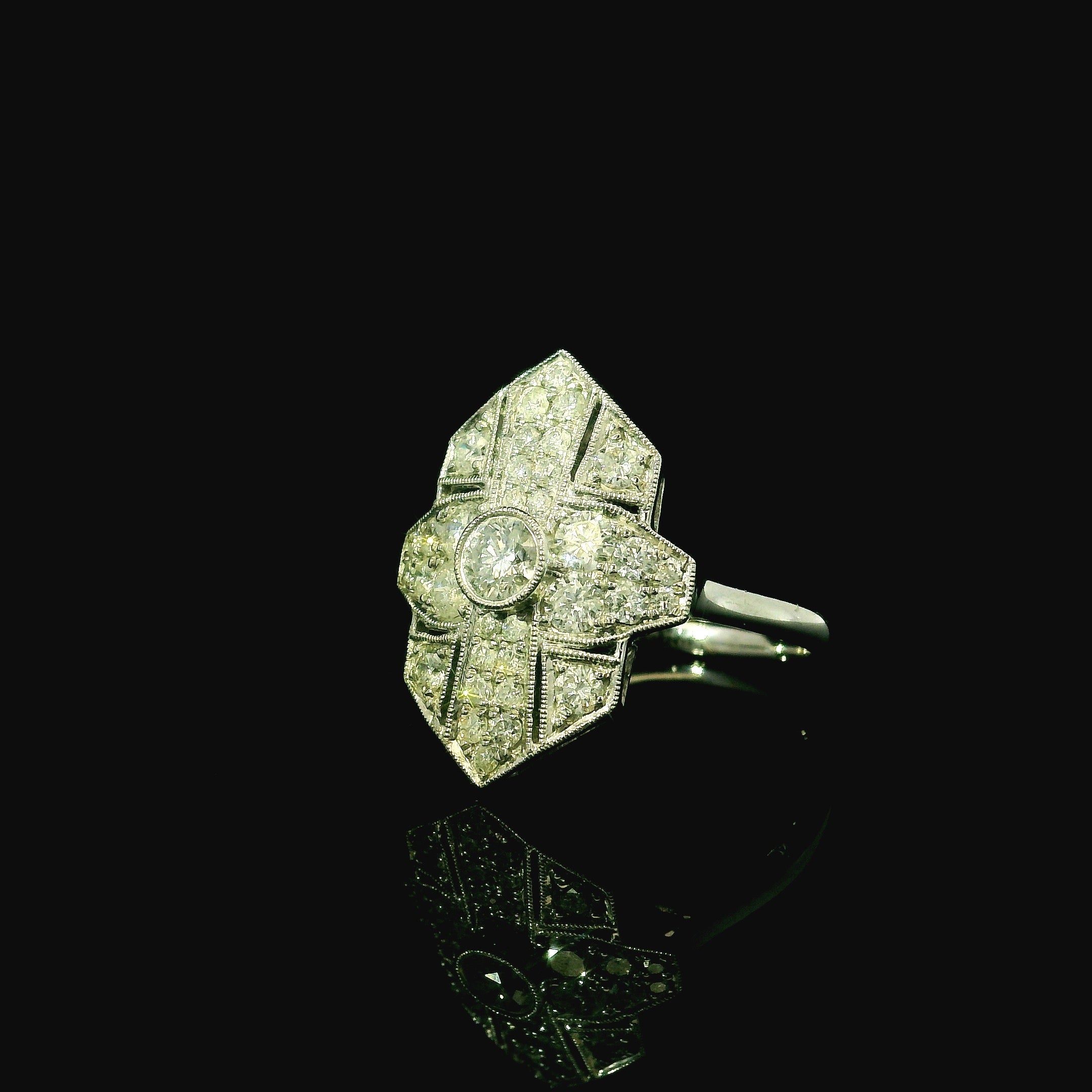 platinum diamond ring. vintage art deco inspired ring. 1920s style jewellery
