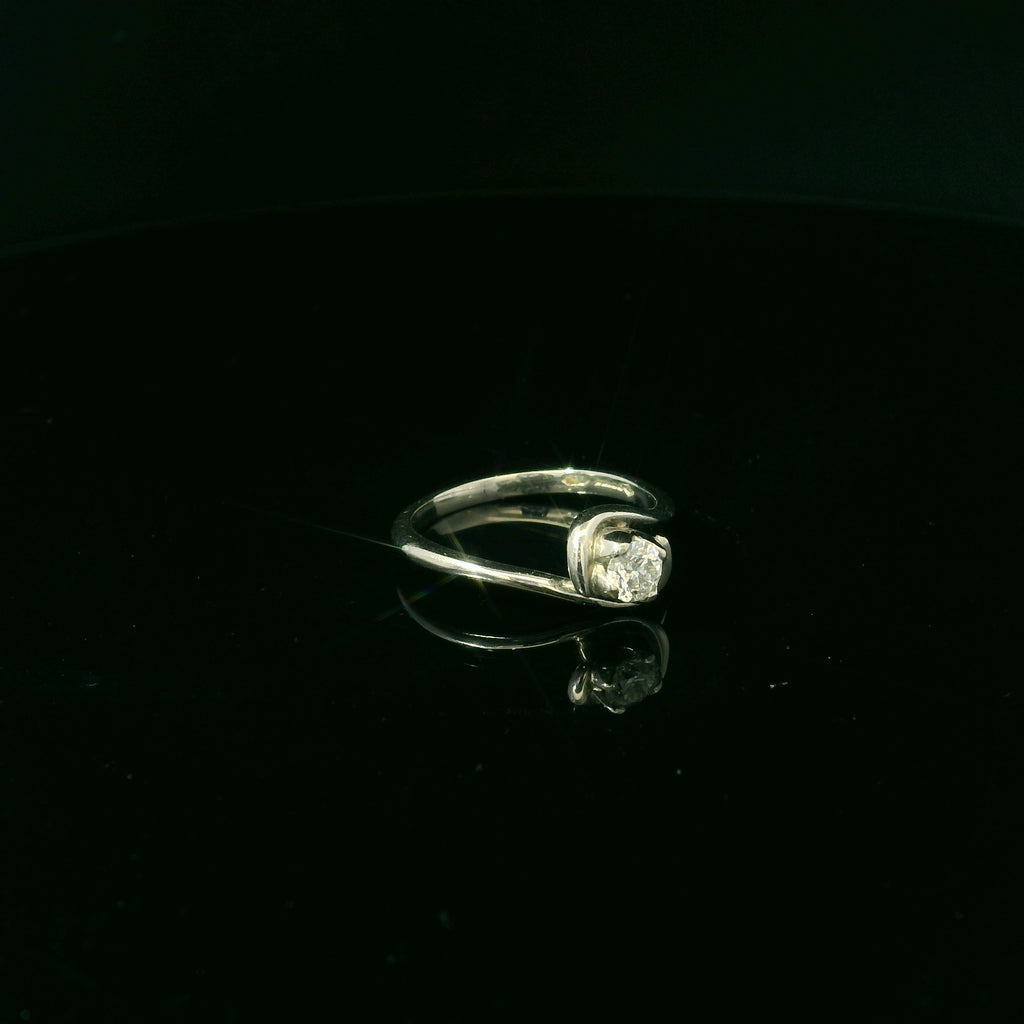 platinum ring with diamond