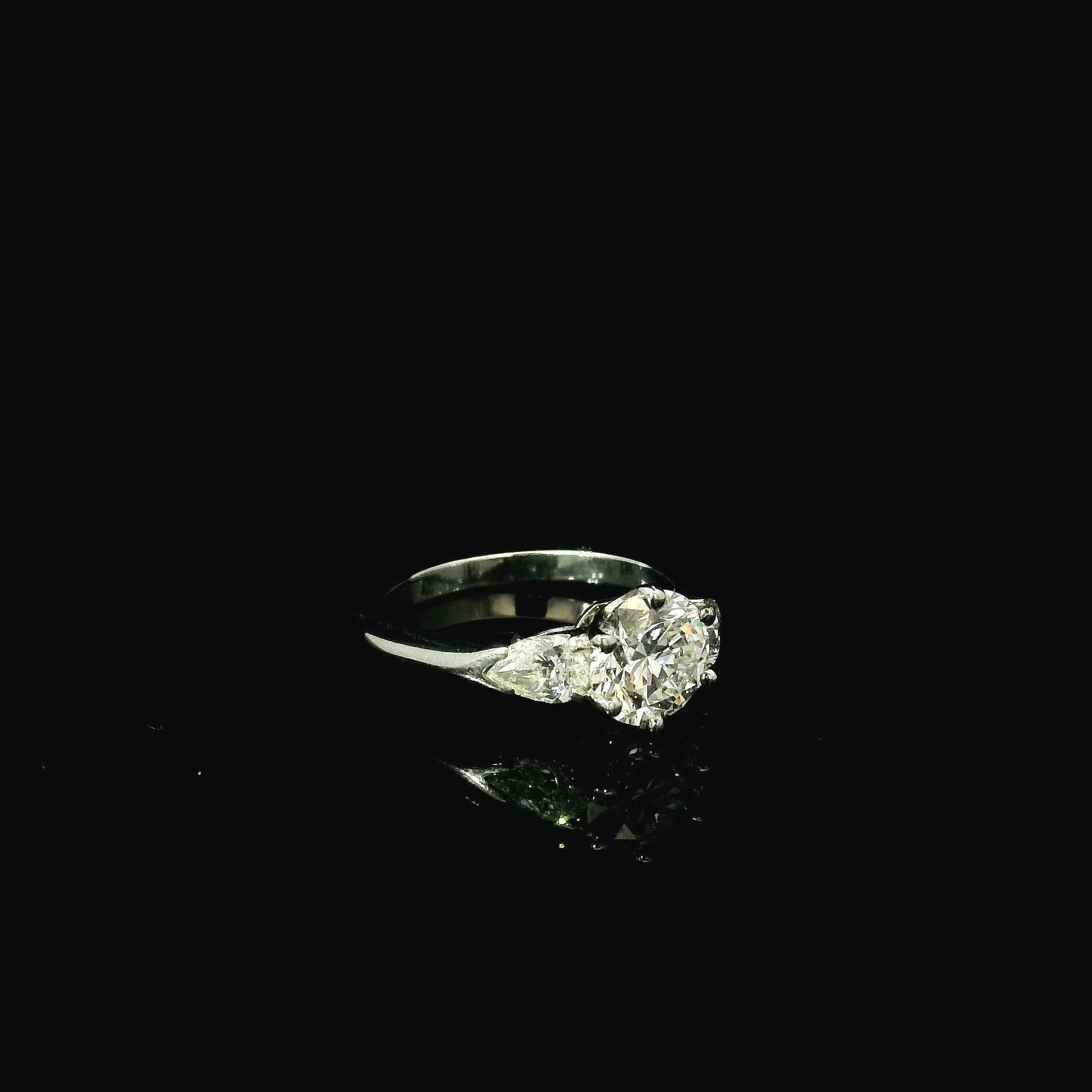 platinum ring. solitaire diamond ring for women. luxury diamond ring for women