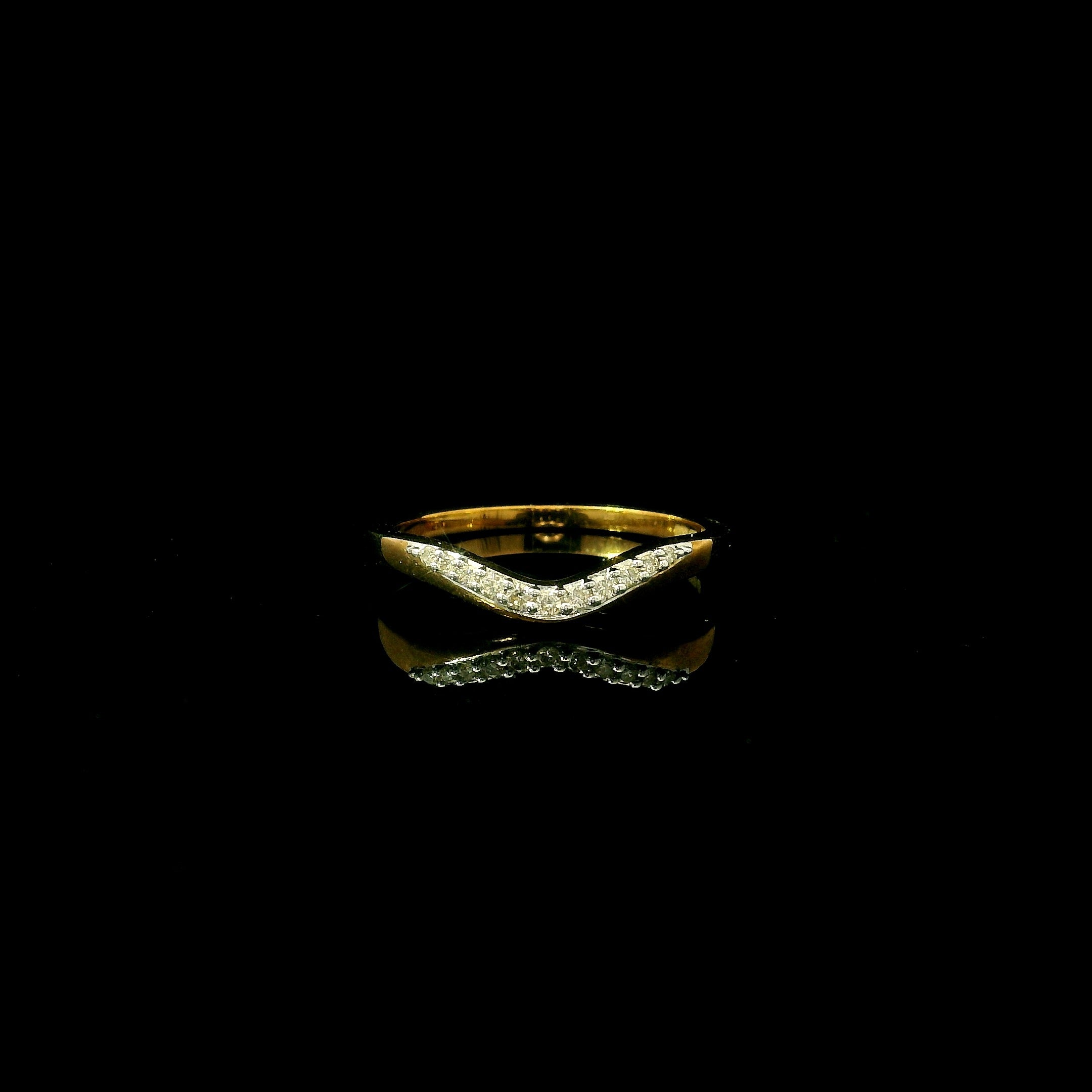 unique shaped rings. unique jewellery. v shaped jewellery. wave ring