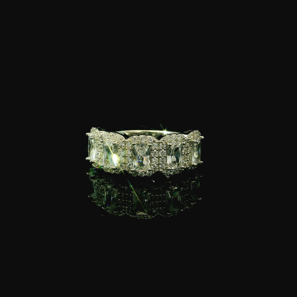 bold statement ring for women. silver jewellery for sale near me. silver ring.