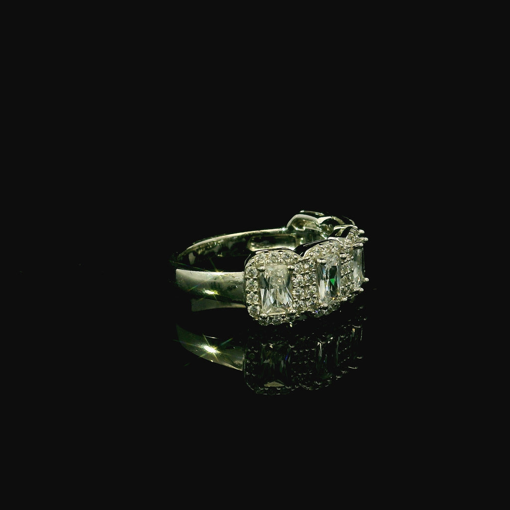 silver ring for women. silver jewellery. west malling. cubic zirconia silver ring for sale. kings hill jewellery. independent jewellers near me
