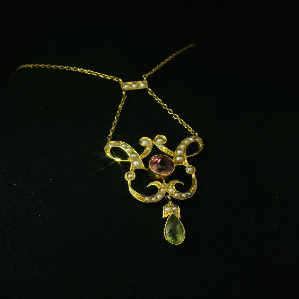 victorian necklace. pearl necklace for women. gold necklace for women