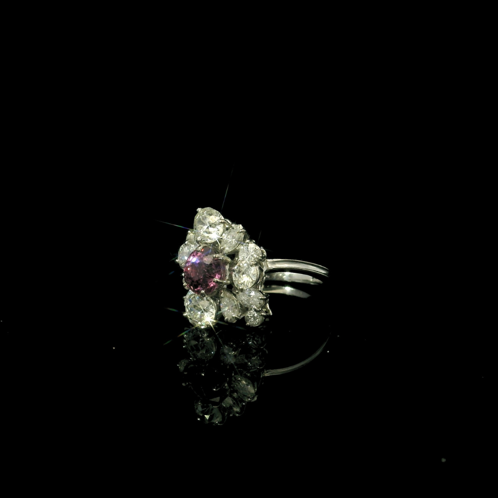 vintage white gold ring for women with diamonds. vintage diamond ring. vintage sapphire. victorian jewellery for sale in kent. kent antiques