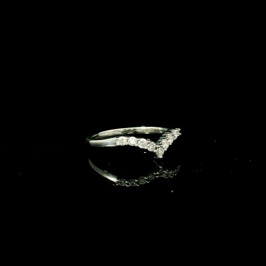 wave shaped v ring. v shaped diamond ring for women. sleek wedding band