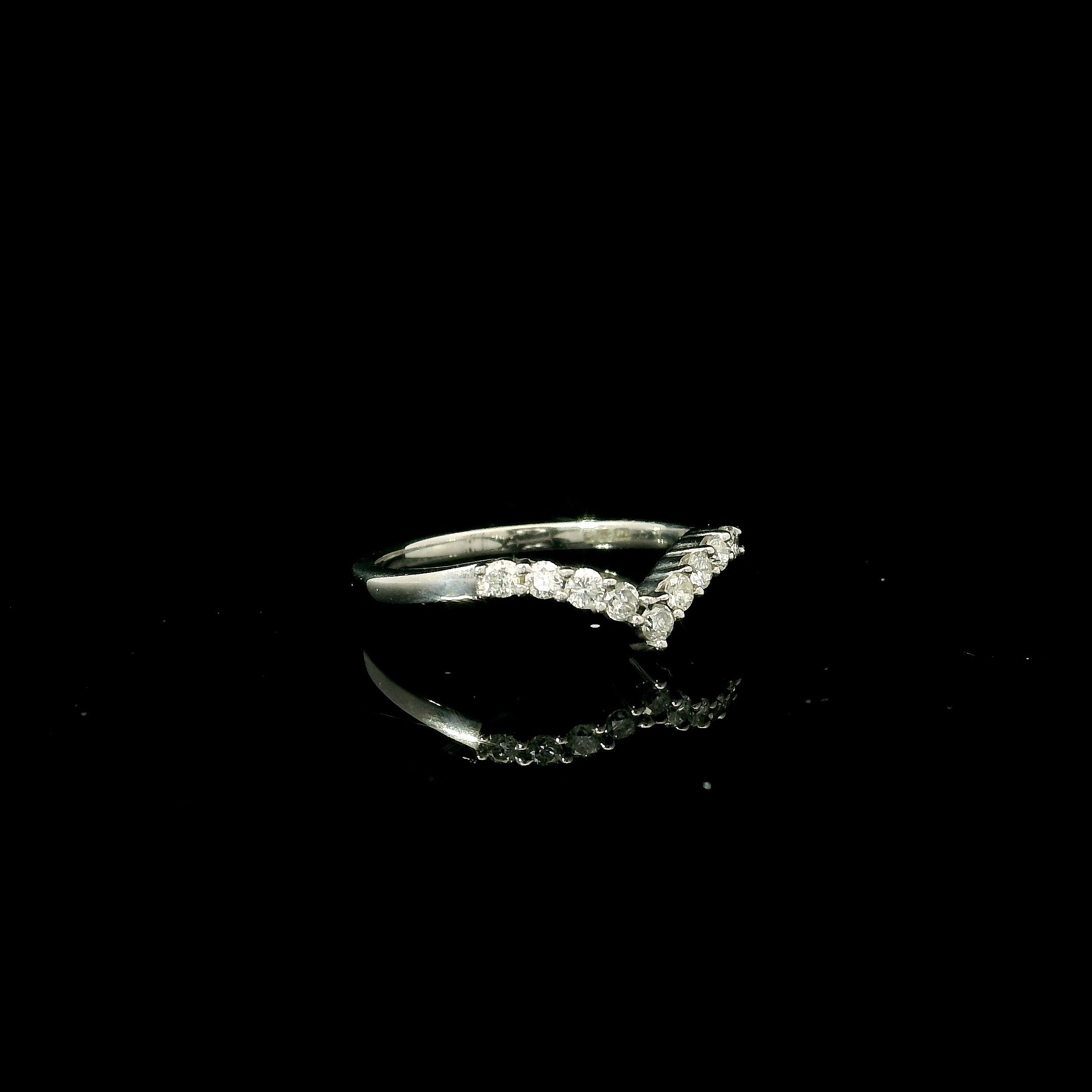 wave shaped v ring. v shaped diamond ring for women. sleek wedding band