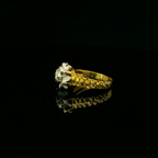 gold ring with daisy cluster diamond