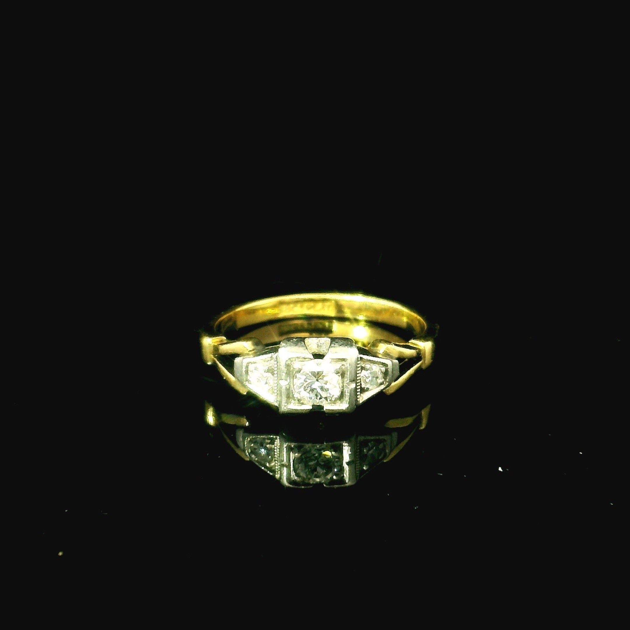 yellow gold ring with diamond. diamond antique ring for women. affordable gold ring for women. minimal gold ring
